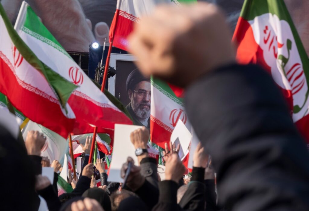 Les États-Unis accusent le gouvernement iranien d’être à la tête d’un groupe hacktiviste qui a piraté Stryker
