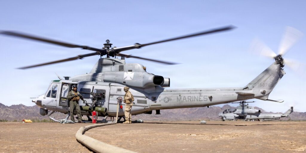 Les États-Unis ont installé un aérodrome en Iran pour secourir les pilotes de F-15. Les Marines viennent de s’entraîner à la construction.