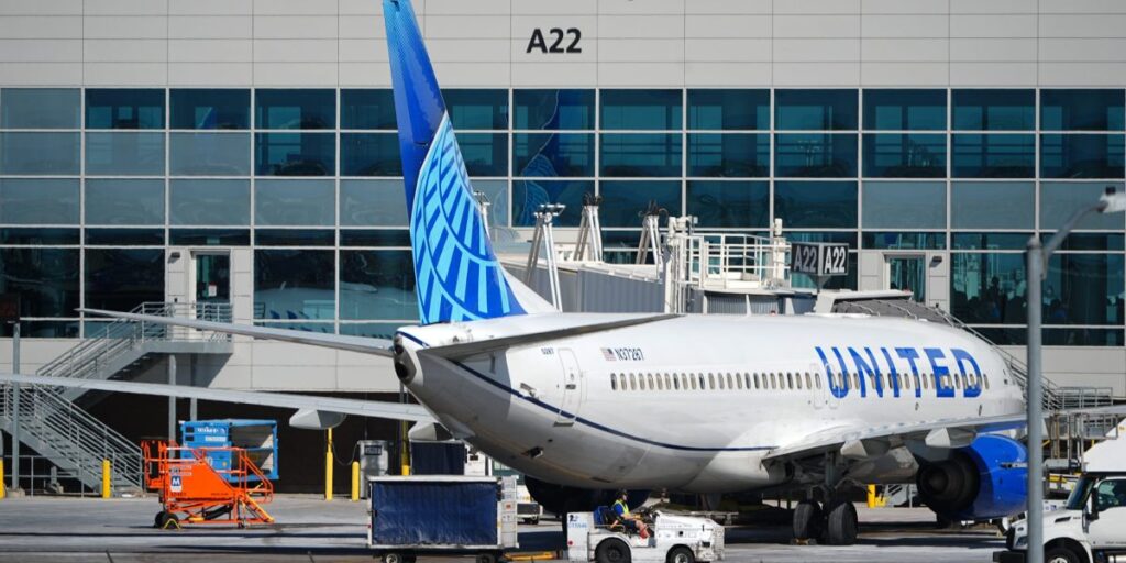 Les coûts du carburéacteur augmentent de près de 100 % en raison de la guerre en Iran, rendant les bagages enregistrés sur United Airlines 10 $ plus chers