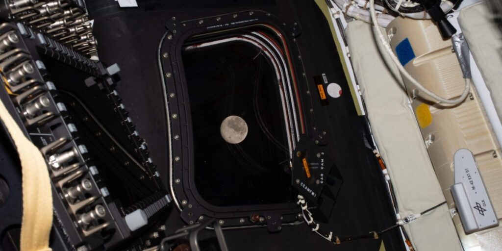 Les astronautes d’Artemis II sont officiellement allés plus loin de la Terre que les humains ne l’ont jamais été auparavant