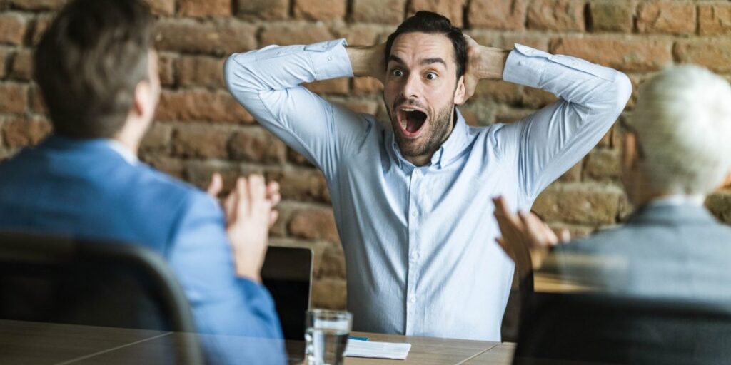 Ce PDG d’IA ne s’en tient pas à « l’ancienne façon de travailler » et embauche des Gen Z sans aucune expérience.