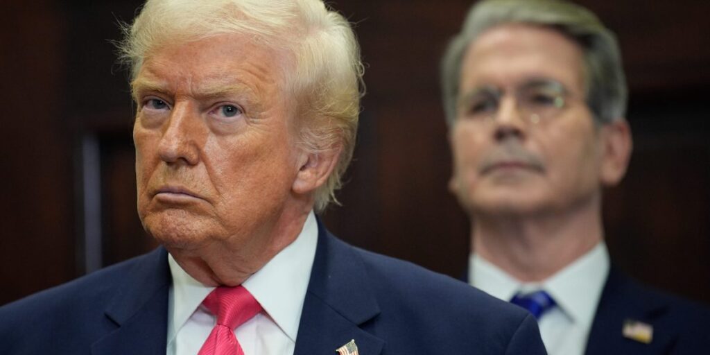 Les États-Unis dépensent 88 milliards de dollars par mois en intérêts sur leur dette nationale, soit à peu près autant qu’ils dépensent pour la défense et l’éducation.