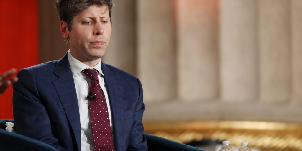 La grande proposition de Sam Altman pour résoudre les ravages de l’IA est similaire à celle de Jamie Dimon : imposer une semaine de travail de quatre jours et de nouveaux impôts importants aux personnes riches comme lui.