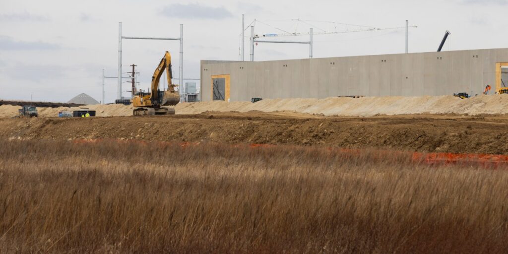 Le sale secret derrière la course aux armements en matière d’IA des Big Tech : des investissements matériels qui seront obsolètes dans 3 ans