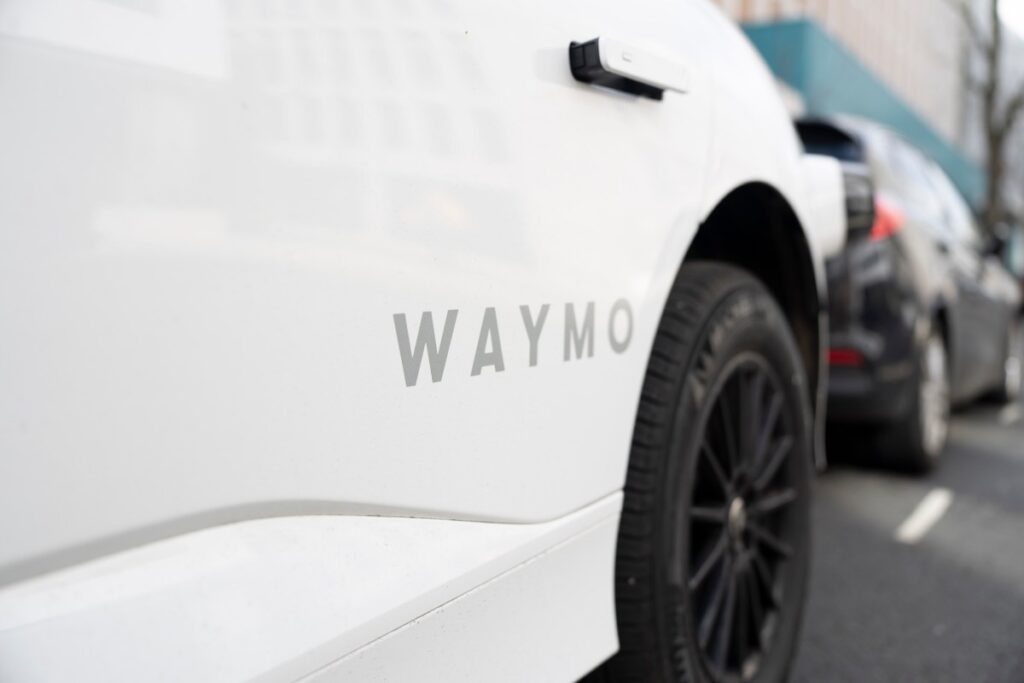 Londres se rapproche de son premier service de robotaxi alors que Waymo commence les tests
