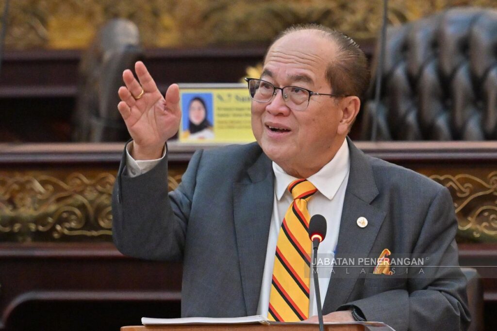 Le Sarawak générera 3,87 milliards de RM de revenus et l’économie devrait croître de 5 à 6 %