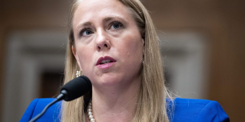 Le président de l’EEOC du président Trump porte plainte contre le New York Times, affirmant que « nous devrions poursuivre en justice au nom des travailleurs blancs ».