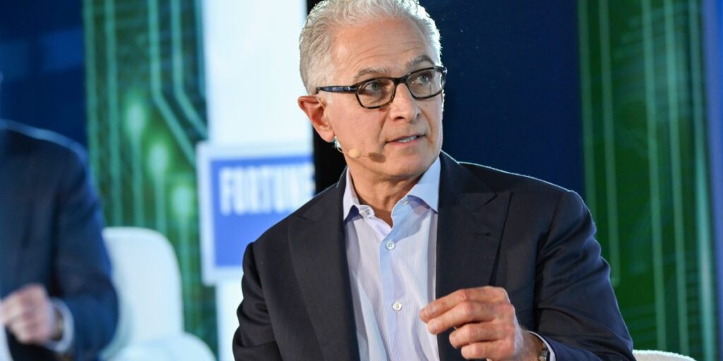 Hyatt affirme que l’IA ne remplacera pas les employés, mais leur donnera plus de temps pour se concentrer sur les clients