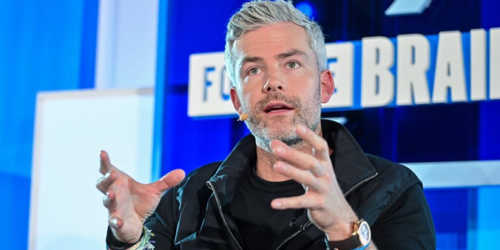 L’invite ChatGPT a presque ruiné le contrat de penthouse de 50 millions de dollars de Ryan Serhant à New York. Voici comment il l’a sauvegardé