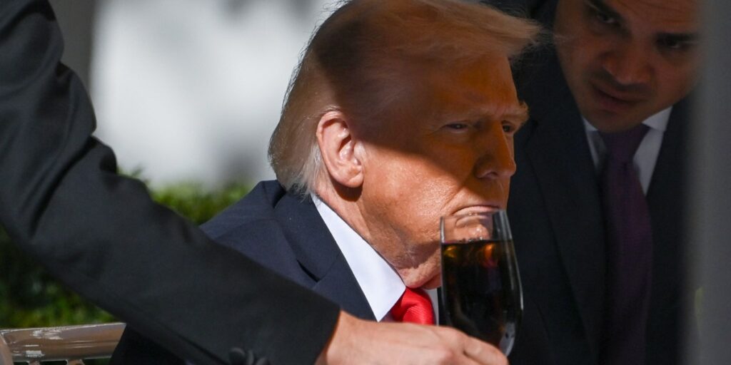 Une étude de l’administration Biden a conseillé aux Américains de boire moins d’alcool. L’administration Trump a « mis de côté » la recherche