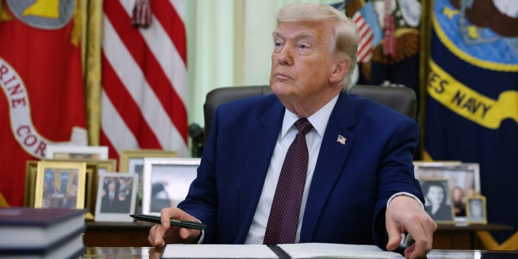 Le président Trump s’engage à signer un accord avec l’Iran pour rouvrir Ormuz dimanche