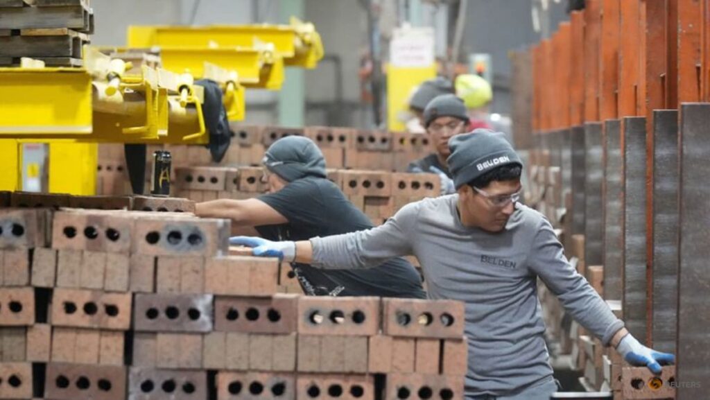 Les centres de données Big Tech font grimper les coûts d’électricité pour les usines américaines de Rust Belt
