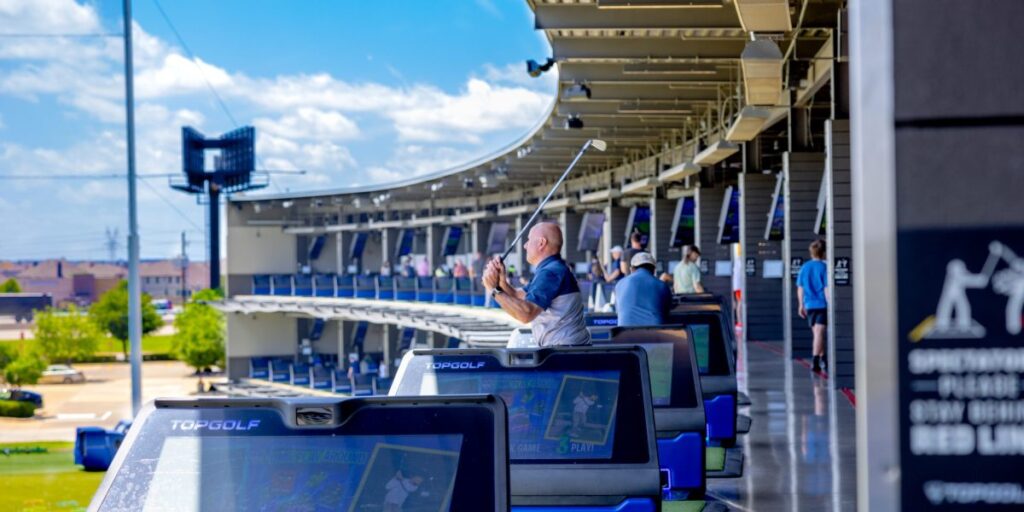 Le PDG de Topgolf pense que la prochaine star du sport pourrait débuter sur le practice