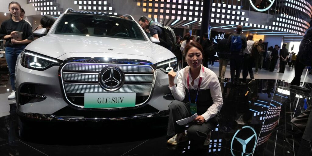 Les constructeurs automobiles allemands ont subi la pire baisse de leurs ventes de leur histoire, avec des ventes en Chine chutant de 30 à 41 %.