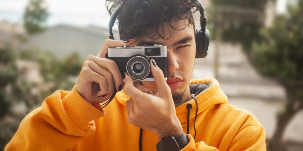 L’obsession de la génération Z pour l’analogique fait revivre le marché des appareils photo argentiques qui a été anéanti par le numérique.