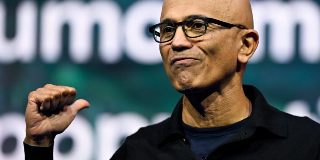 Satya Nadella, PDG de Microsoft, affirme que le laboratoire d’IA vole secrètement le savoir-faire des clients
