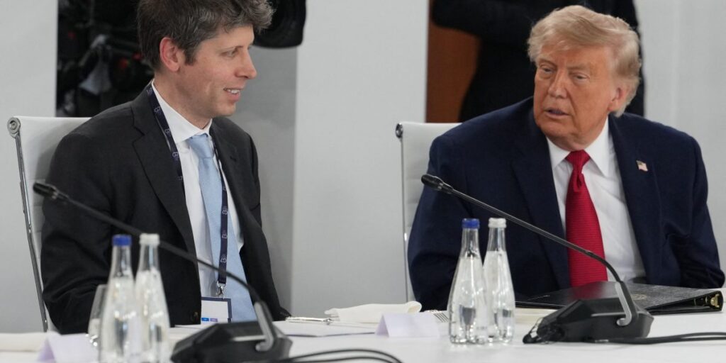 Sam Altman explore un nouvel ordre mondial pour l’IA alors qu’OpenAI perd progressivement du terrain face à Google et Anthropic