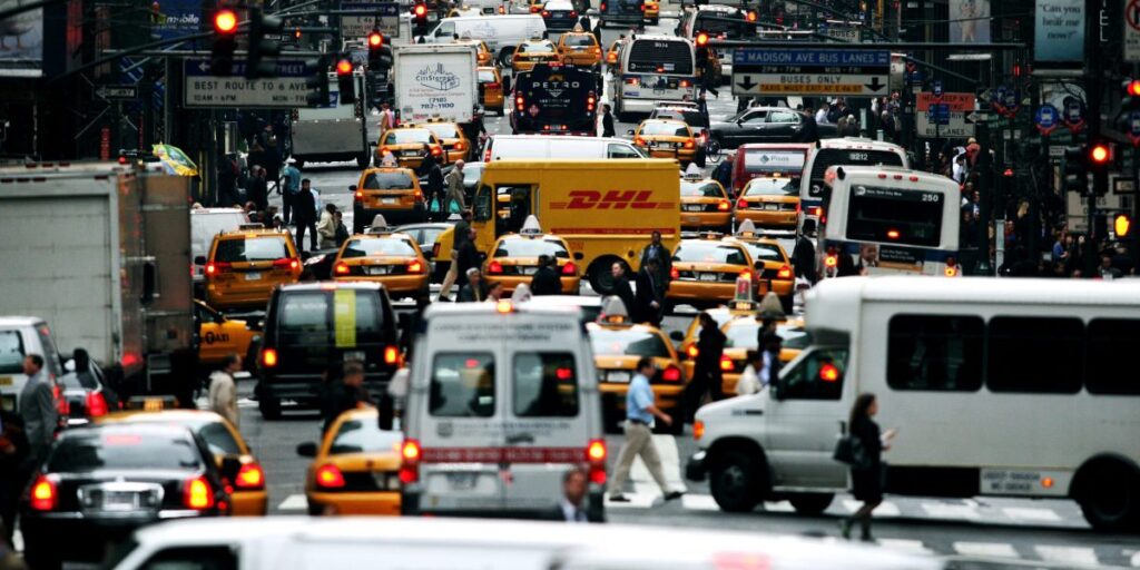 La tarification de la congestion à New York pourrait réduire d’une minute le temps de trajet en ambulance et sauver des vies