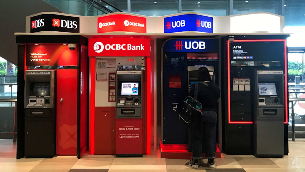 Est-il temps de vendre ou est-il trop tard pour acheter ? Ce que vous devez savoir sur les cours records des actions des banques de Singapour