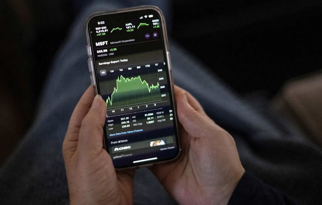 Les valeurs technologiques affichent des entrées annuelles record alors que les investisseurs affluent vers les transactions sur l’IA